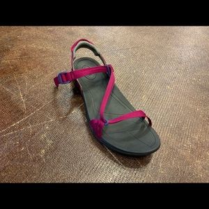 NEVER WORN! Teva Sirra Sandal